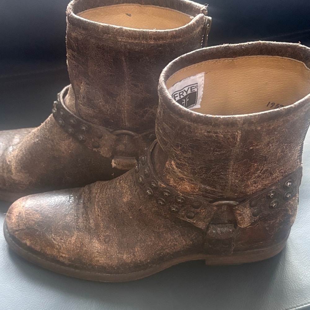 Frye Rustic Brown Leather Ankle Boots